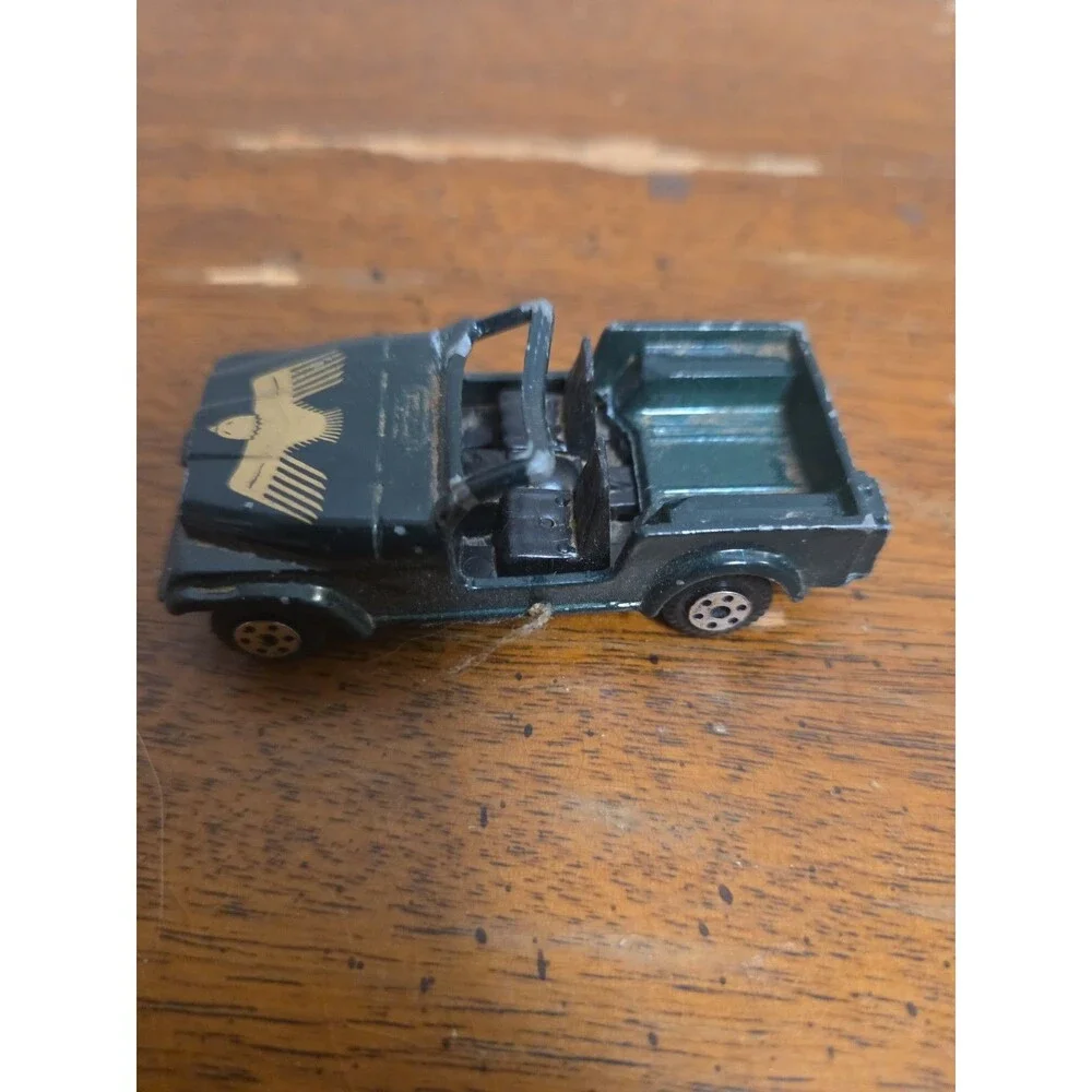 Yatming CJ-7 #814 Jeep 4x4 1:64 Diecast Green Golden Eagle Emblem Design Vintage